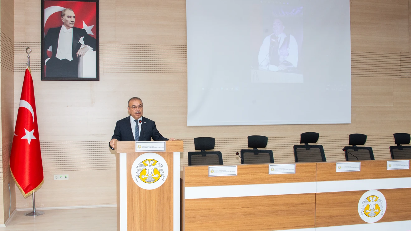 İİBF’de konferans salonuna Kurucu Dekan Yiğitbaşı’nın ismi verildi